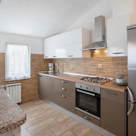 Stunning In With Wifi Apartment